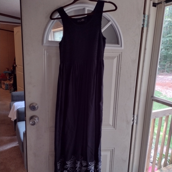 Jane Ashley Dress - Picture 2 of 3